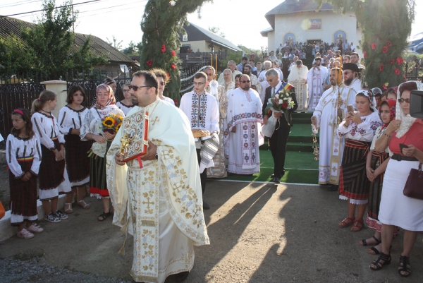 Slujba de sfinţire a bisericii din localitatea Peicani, comuna Găgești, 28 iulie 2019